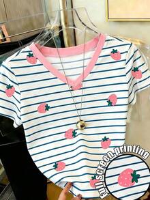 Camiseta de manga corta con cuello en V con estampado de rayas y fresas, adecuada para uso casual diario, tallas grandes para mujer - Multicolor 5 - Ver 4