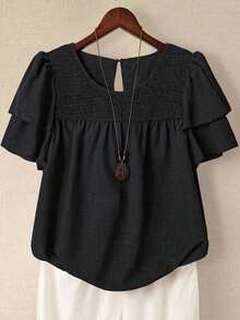 Linhara Blusa casual de verano de talla grande para mujer, de unicolor, cuello redondo, manga corta de doble capa, plisada, de moda versátil para vacaciones - Negro - Ver 1