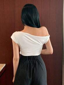 Camiseta de manga corta ajustada con cuello asimétrico y fruncido, de unicolor, para salir, para mujer de verano - Blanco 3 - Ver 2