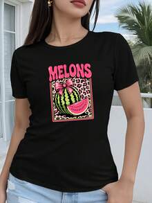 Women's T-Shirt, Regular Style Short Sleeve - 2D Geometric Design With Watermelon Print And Pink Bow On Leopard Print Background, Casual Short Sleeve Top With Round Neck Suitable For All Seasons, Available In Various Colors And Sizes, Holiday Fashion, Retro Aesthetic, Breathable Material, Fun Print. - 黑色 - 查看 1