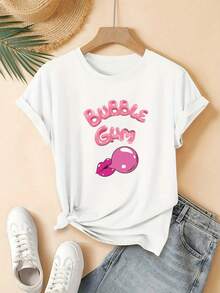 Women's T-Shirt - Regular Fit With Short Sleeves, Featuring A 2D Geometric Design Of Bubblegum And Pink Lips Blowing Bubbles. This Casual Short-Sleeved, Crew-Neck T-Shirt Is Suitable For All Seasons And Is Available In Various Colors And Sizes. It Boasts A Festive, Modern, And Retro Aesthetic, Breathable Material, And Fun Prints. - 白色 - 查看 1