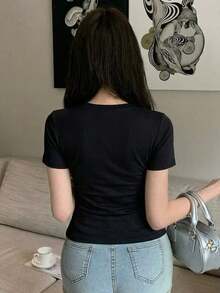 Camiseta de mujer de unicolor, cuello de pico, ajustada, con pliegues y manga corta, para verano - Negro 9 - Ver 4