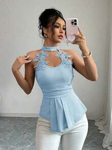 Blusa de mujer elegante de moda nueva para el verano con decoración de encaje bordado, cuello en V, bajo irregular sin mangas, silueta ajustada, adecuada para vacaciones, citas, actividades diarias, fiestas - Celeste - Ver 5
