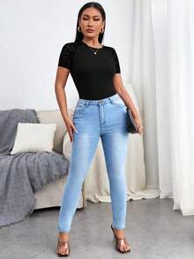 Camiseta gráfica para mujeres con mangas raglán de malla geométrica con contraste - Negro - Ver 5