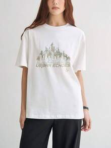 Premium Casual Style Women's T-Shirt With Cityscape Print, A Gift For Friends And Family In Summer And Spring, . - Putih - View 6