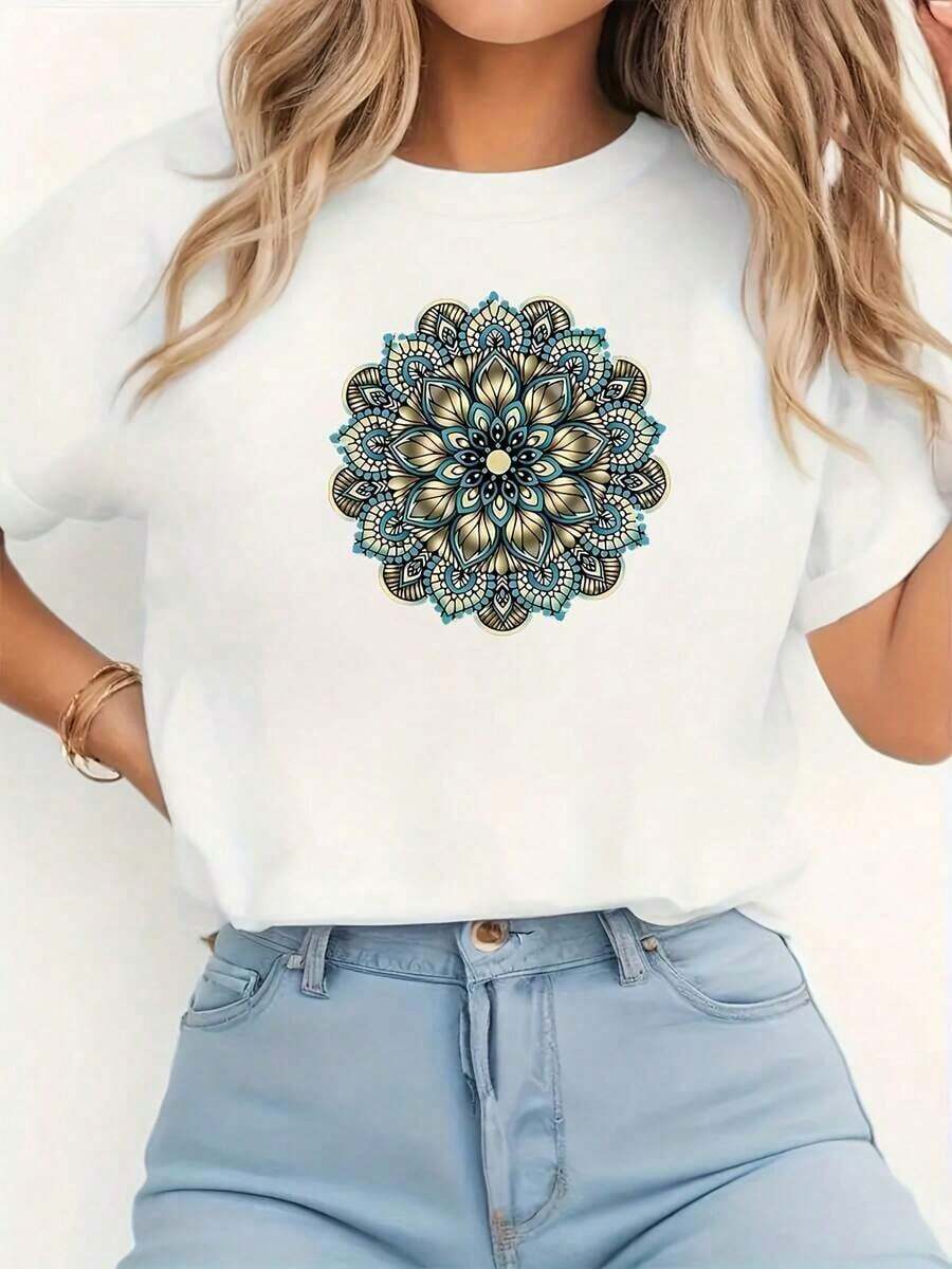 Camiseta Floral con Mandala para Mujer | Verde Oscuro con Detalles Teal y Dorados, Tela de Alta Elasticidad, Cuello Redondo Casual, Corte Regular, Manga Corta, Lavable a Máquina, Ideal para Primavera/Verano/Otoñoblusas para mujer>ropa - Blanco - Ver 1