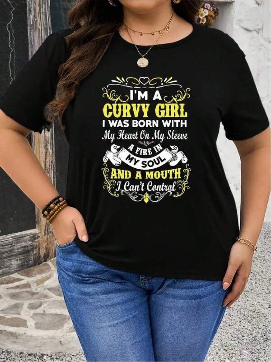 New 2026 Women's T-Shirts, Couple T-Shirts. Unique And Modern Women's T-Shirt With A Striking Design That Says "I'm A Curvy Girl, Born With My Heart On My Sleeve, A Fire In My Soul, And A Mouth I Can't Control." Perfect For A Y2K Look, It Highlights Your Style And Personality. Ideal For Any Occasion. - 黑色 - 查看 1
