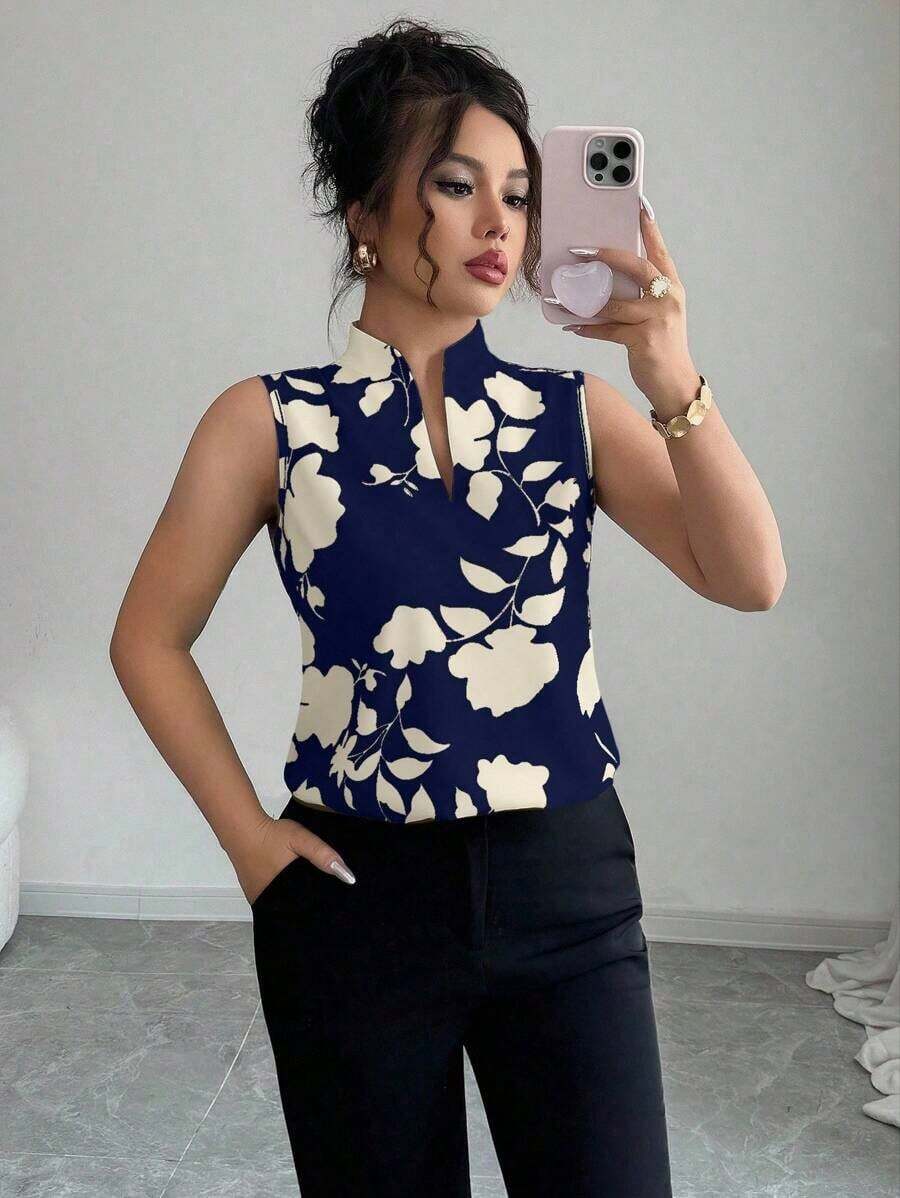 Blusa con cuello en V, estampada y sin mangas con cierre a media altura - Multicolor 8 - Ver 1