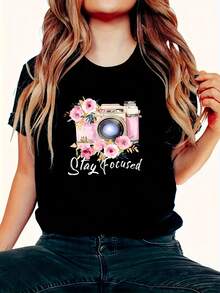 Women's Plus Size Cotton Crew Neck Casual T-Shirt, Casual Sports Tee, Floral Camera Print, Comfortable And Fitted Short Sleeve T-Shirt,  And Breathable Casual Top. Simple T-Shirt For Everyday Wear. - 黑色 - 查看 1