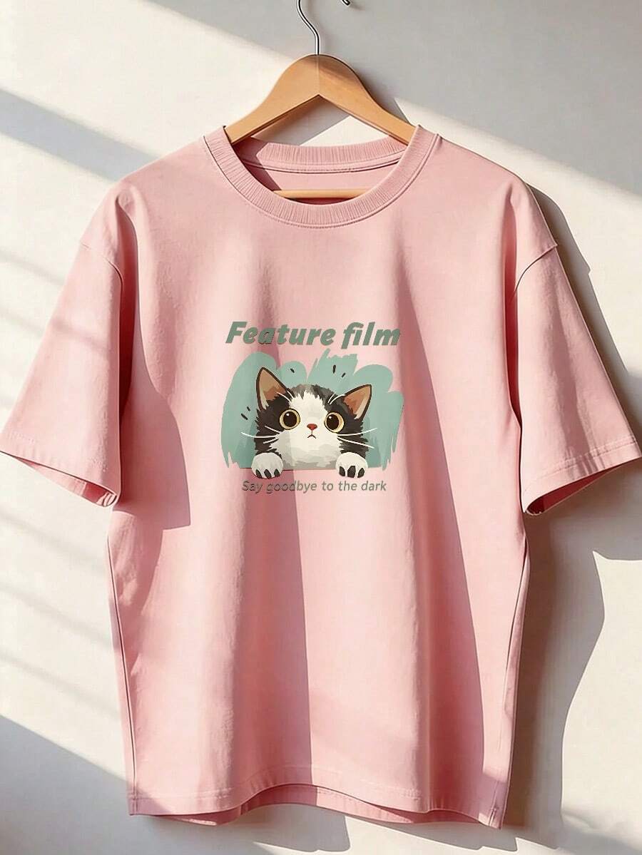 Cute Cat T-Shirt With "Feature Film" Text, Fashionable Short-Sleeved T-Shirt For Spring And Summer 2026, Made In Mexico, 180 Grams. Cartoon Print, Couple Design, Suitable For Indoor Or Outdoor Wear. Crew Neck, Unisex, Ideal For Office And Leisure. One-Pack. - PK-P631577SLNDXZGY609 - 查看 1