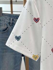 Camiseta de mujer con cuello redondo, estampado de corazones y lunares, y bloques de color - Blanco - Ver 3
