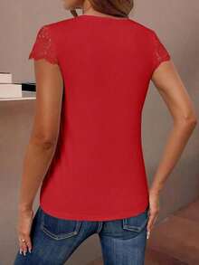 Camiseta de manga corta con parche de encaje en color liso, versátil y casual - Rojo - Ver 2