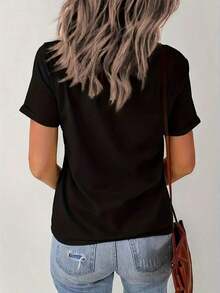 Camiseta de punto de poliéster suave e informal con estampado "Necesito Cerveza", cuello redondo, manga corta regular, corte cómodo para todas las estaciones, camisetas de manga corta para mujer, camisetas con estampado, camisetas gráficas para mujer, camisetas de verano, camisetas informales, camisetas de verano, tops, conjuntos de verano para mujer, camiseta casual cómoda de manga corta con cuello redondo, blusas elegantes para dama. - Negro - Ver 4