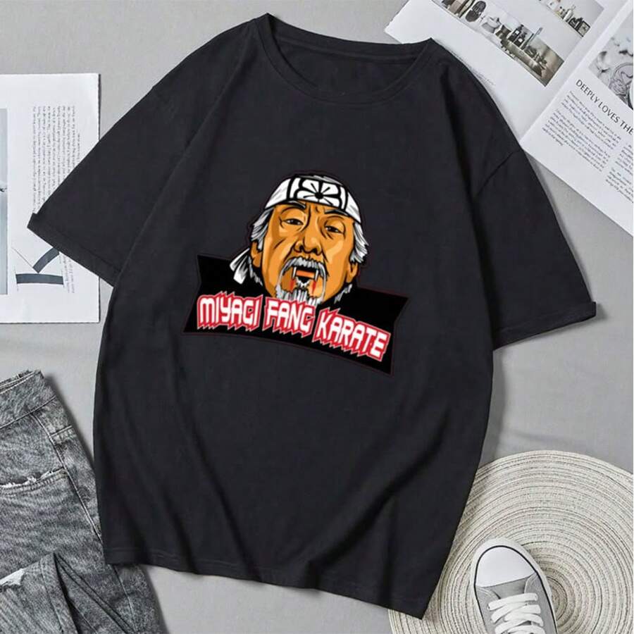 Fashionable Miyagi-Fang-Karate T-Shirt, With Anime Cartoon Print, Unisex, Urban Style, Casual Summer. - 黑色 - 查看 1