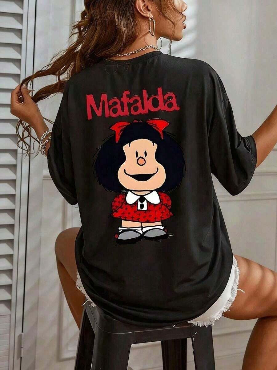 Under The Radar: The Charismatic Mafalda, With Her Distinctive Red Bow And Open Smile, Symbolizes Curiosity, Intelligence, And Profound Social Criticism-An Icon That Inspires Reflection And Fun For Those Who Value Free Thinking. Women's T-Shirt: 100% Soft, Comfortable Cotton - Vintage Street Style Unisex Loose Cotton Short Sleeve Crew Neck T-Shirt - 黑色 - 查看 1