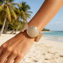 1pc Vintage Fashionable Seashell Metal Adjustable Bangle Bracelet, Versatile For Daily, Vacation, Commute - Gold - View 2
