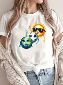 Limited Time Offer, Limited Quantities, Flash ! Women's Casual Shirts, Women's Polyester T-Shirts, Stylish Shirts. Women's Casual Short Sleeve T-Shirt With Fun Sun And Earth Print - 100% Breathable Polyester, Relaxed Crew Neck, Machine Washable For Spring And Summer, Comfortable Shirts - 白色 - 查看 9