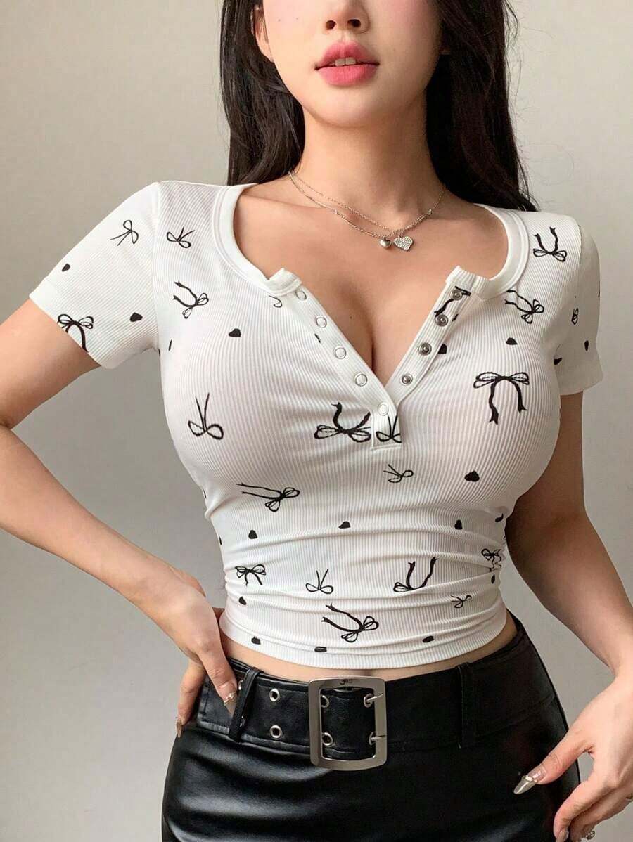 Camiseta de manga corta de ajuste slim con estampado de leopardo, top corto para mujer de uso casual en verano - Multicolor 4 - Ver 1