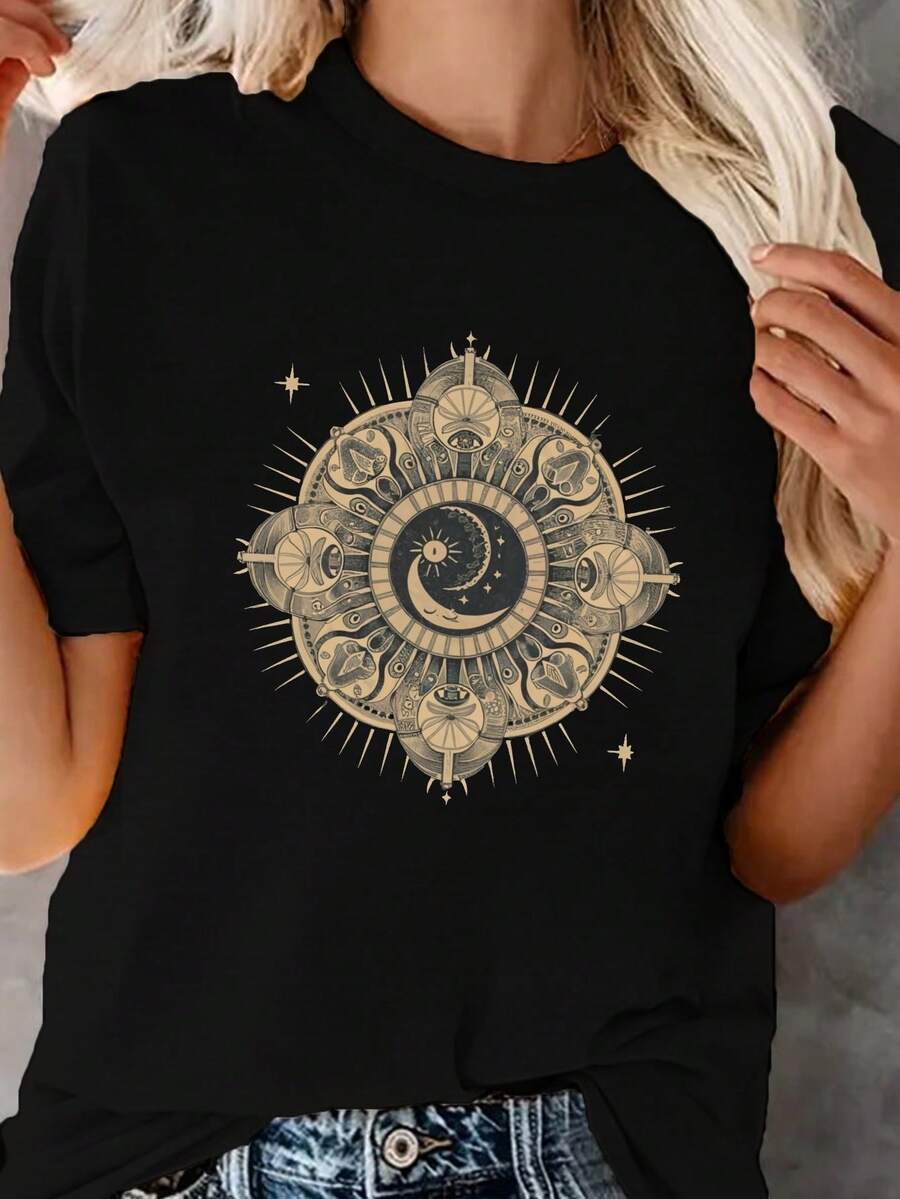 Una camiseta de mujer de manga corta, holgada, moderna, retro y elegante, adecuada para actividades al aire libre en primavera y verano, con un misterioso estampado de luna y cuello redondo, una camiseta casual de manga corta para primavera y verano, ropa de mujer.blusas para mujer,blusas casuales para dama,tops,, mujer premium,y2k,playeras de mujer curvy,ofertas y liquidaciones ropa mujer,playeras deportivas para mujer,,playeras de hombre, mujer,blusas>elegante DN7H - Negro - Ver 1