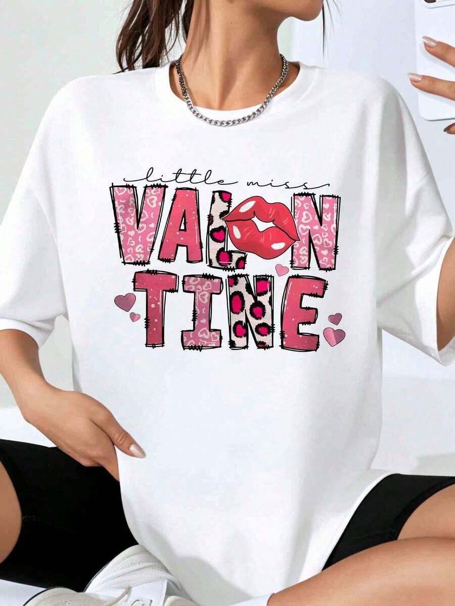 Camiseta Gráfica con Estampado de Labios y Leopardo Rosa para el Día de San Valentín para Mujer, Atuendo Casual para el Día de San Valentín, Top de Moda con Diseño de Corazones, Playera Holgada para Mujer - Blanco - Ver 1