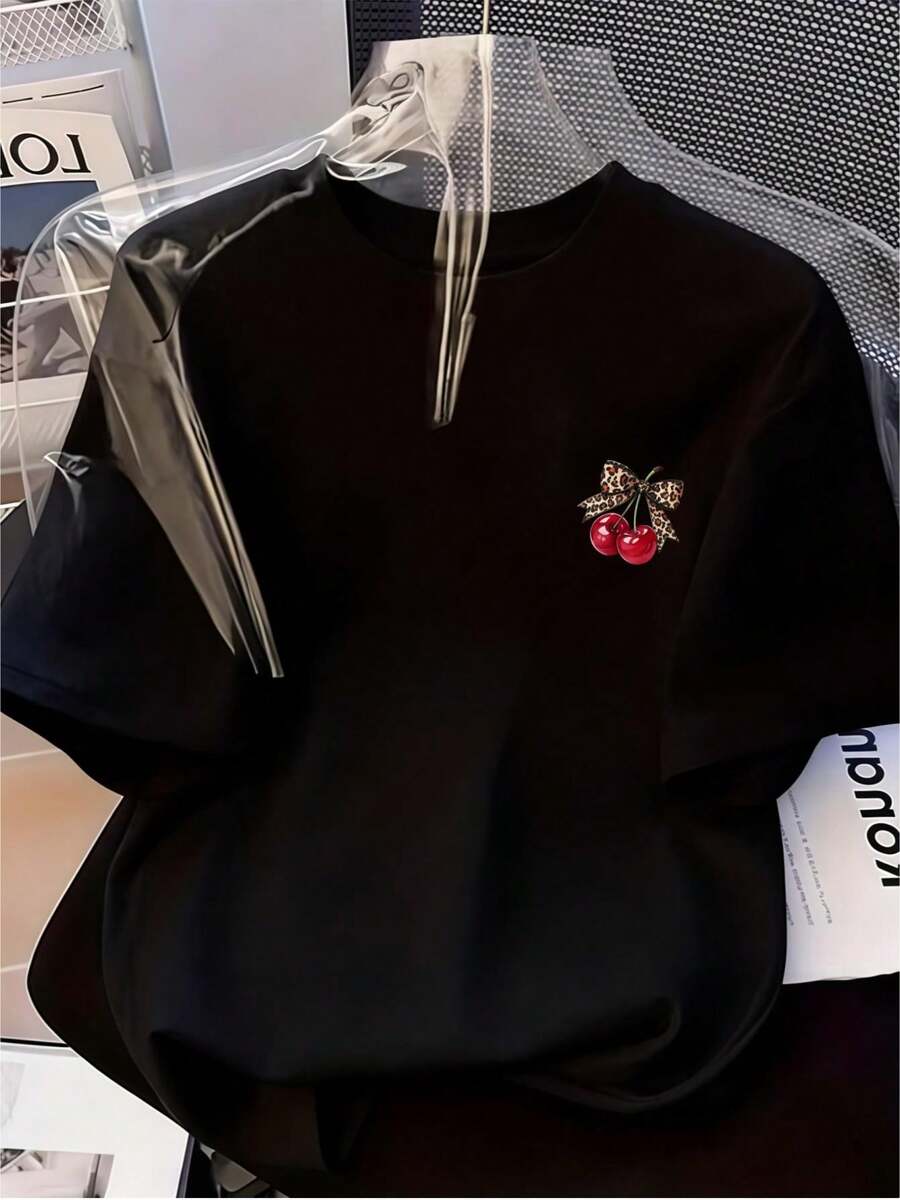 Women's T-Shirt With Cherry And Leopard Print And Bow Decoration, Casual Women's T-Shirt, Round Neck, Loose Fit, Versatile Short Sleeves, Comfortable And Durable For All Seasons, Machine Washable, Suitable For Daily Wear, Exquisite Niche Gift For The Holidays. - 黑色 - 查看 1