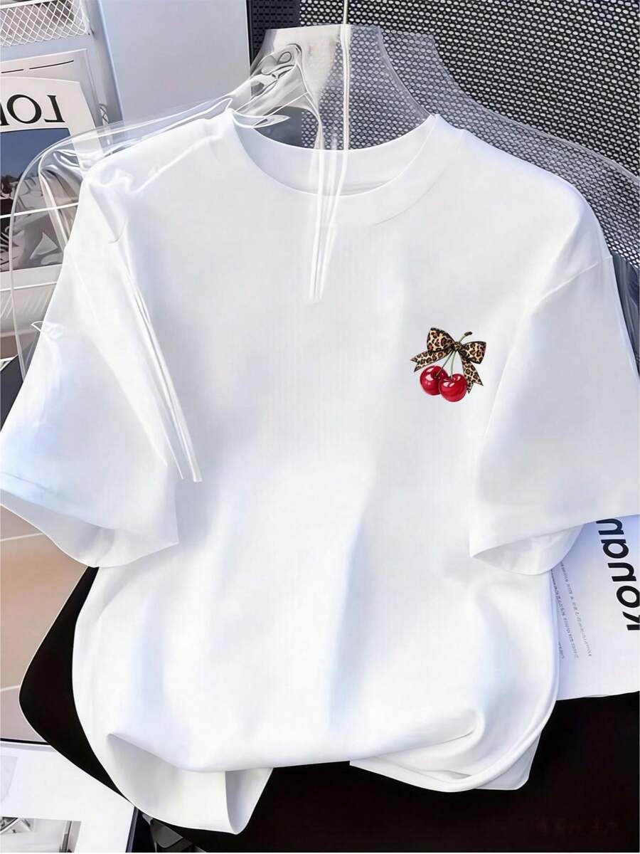 Women's T-Shirt With Cherry And Leopard Print And Bow Decoration, Casual Women's T-Shirt, Round Neck, Loose Fit, Versatile Short Sleeves, Comfortable And Durable For All Seasons, Machine Washable, Suitable For Daily Wear, Exquisite Niche Gift For The Holidays. - 白色 - 查看 1