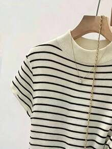 Suéter de mujer de nueva llegada para primavera/verano, top de punto con bloques de color a rayas blancas y negras, parche de encaje de manga corta, estilo casual y elegante coreano/francés - Multicolor - Ver 5