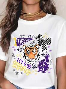 Premium Tiger Spirit Cheer T-Shirt - White Graphic Tee With Tiger Face, "Go Tigers!" Slogan, Plaid Ribbon And # Cuff Design For School Spirit, Sporting Events And Team Support. Gift Idea. - 白色 - 查看 1