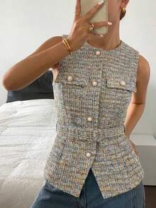 Women's Sleeveless Bolero Jacket, Tweed Fabric With Pearl Buttons, Front Closure And Matching Belt, Round Neckline, Elegant Design With A Fitted Effect, Neutral Colors, Textured Material, Sophisticated Style Ideal For Office Looks And Formal Spring Events. - 千鳥格 - 查看 1