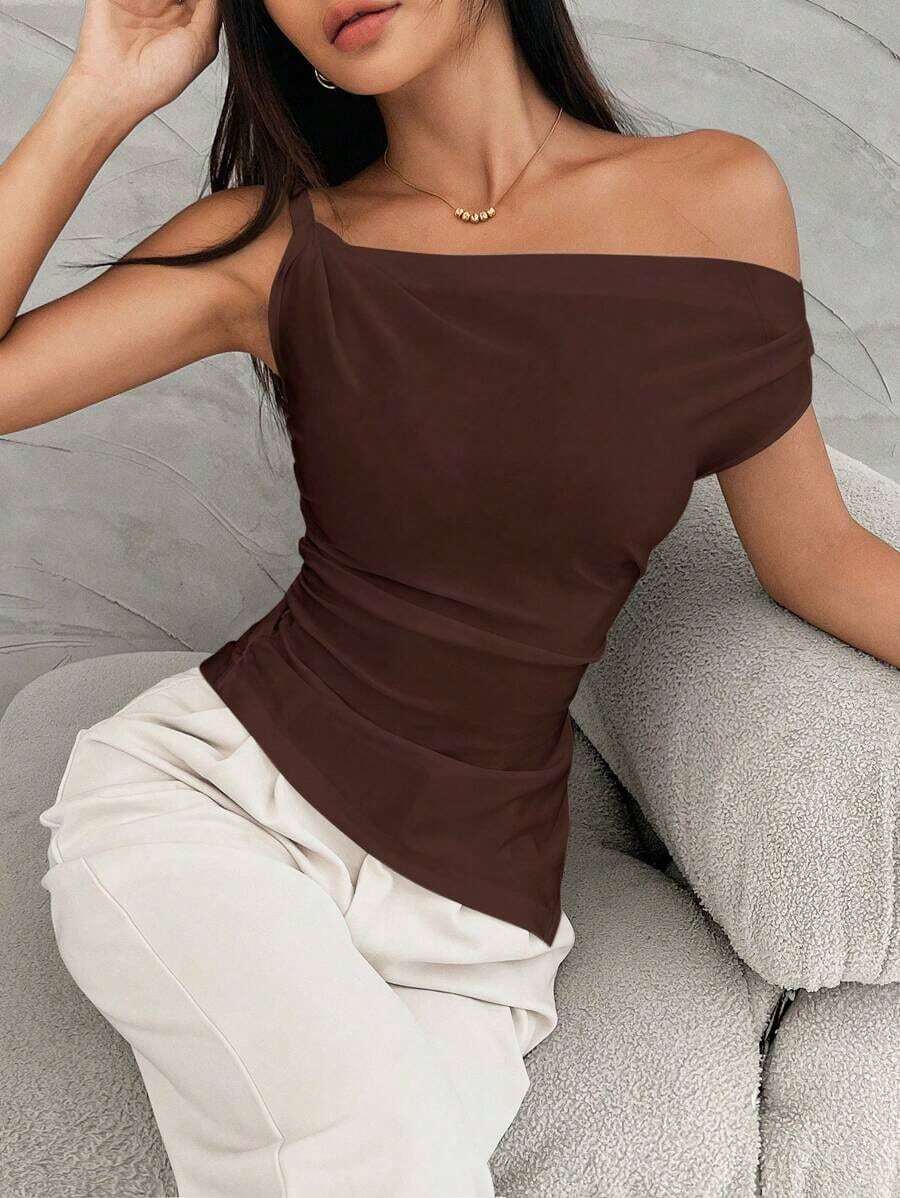 Camiseta de verano con hombro asimétrico con volantes y bajo asimétrico, estilo para ir al trabajo - Marrón - Ver 1