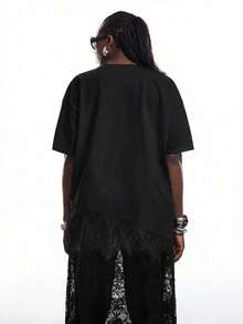 Camiseta holgada de encaje con dobladillo asimétrico a rayas para mujer de talla grande - Negro 2 - Ver 2