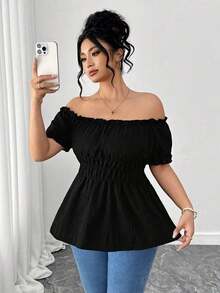 Blusa de manga corta con hombros descubiertos, volantes y estampado de flores de cerezo, de talla grande y diseño elegante.Corte de cintura minimalista y estilizador.Adecuada para el uso diario, citas, salidas y vacaciones. - Negro - Ver 5