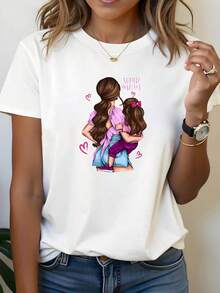 Super Mom! Illustration Of A Mother Carrying Her Daughter On Her Back, Printed, Plus Size, Crew Neck, Comfortable Casual T-Shirt, Fashionable For Women For Spring/Summer. Stylish For Everyday Wear, Mother's Day, Family Gatherings, Mother's Birthday, And Outings With Your Child. Women's T-Shirt, Warm Maternal Affection, Short Sleeves. - 白色 - 查看 7