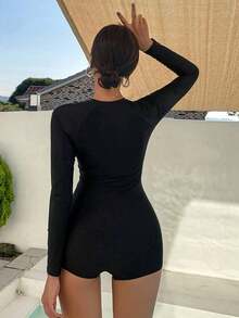 Mono deportivo de manga larga y pantalón corto con bloques de color para mujer, traje de baño casual para vacaciones - Negro - Ver 3