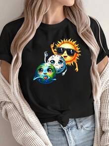 Limited Time Offer, Limited Quantities, Flash ! Women's Casual Shirts, Women's Polyester T-Shirts, Stylish Shirts. Women's Casual Short Sleeve T-Shirt With Fun Sun And Earth Print - 100% Breathable Polyester, Relaxed Crew Neck, Machine Washable For Spring And Summer, Comfortable Shirts - 黑色 - 查看 8