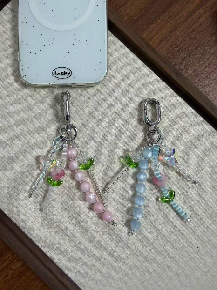 这款短款花朵心形手机挂绳专为女性设计,可搭配包包、吊坠、钥匙扣、相机、摄像机等,适合作为礼物送给家人、朋友,也可作为生日、节日礼物,还可用作手机挂饰或手机链。 - 彩色 - 查看 1