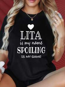 Women's Round-Neck, Short-Sleeved T-Shirt With A Fun Print Featuring The Graphic Design "Lita Is My Name, Pampering Myself Is My Game" In A Heart Shape. This Casual, Loose-Fitting Black T-Shirt Is Perfect As A Fashionable Garment. Suitable For Christmas Parties, Sports Activities, Holiday Parties, Outings, And Other Festive Gifts (220g). Women's Blouses - 黑色 - 查看 4