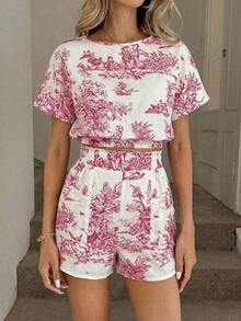 Conjunto de 2 piezas casual y elegante para primavera/verano con blusa de cuello redondo con estampado floral vintage y dobladillo recogido, y shorts con bolsillo con volante en la cintura - Rojo - Ver 5