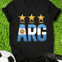 Women's Spring/Summer T-Shirt. Casual Women's T-Shirt With An Argentinian Print, Round Neck, Appliqué Details, Regular Fit, And Short Sleeves. Create Everyday Looks That Make You Look Slimmer. - 黑色 - 查看 7