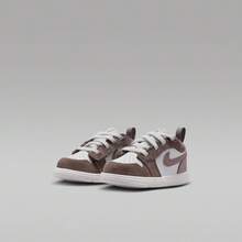 Giày bóng rổ Jordan 1 Low Alt (TD) cho trẻ nhỏ DR9747-026 - Màu nâu  Mocha - Xem 1