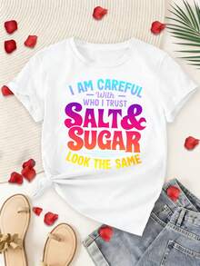 Women's Casual Sports T-Shirt With Colorful Text And Knot At The Bottom - White Elastic Crew Neck T-Shirt, Machine Washable, Comfortable Fit, To Match With Jeans And Sandals, Perfect For All Seasons. - 白色 - 查看 1