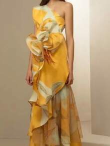 Off-The-Shoulder Dress With A French Retro Print And Exclusive Fitted Waist. - 鵝黃色 - 查看 2