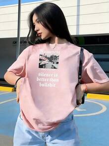 Retro Street Photo T-Shirt With "Silence Is Better Than" Slogan, Fashionable Short-Sleeve T-Shirt For Spring/Summer 2026, Made In Mexico, 180 Grams. Cartoon Print, Couple Design, Suitable For Indoor Or Outdoor Wear. Crew Neck, Unisex, Ideal For Office And Leisure. One-Pack. - PK-P631577SLNDXZGY586 - 查看 3