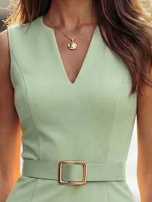 Vestido mini ajustado con cuello en V sin mangas, hebilla metálica en la cintura, para mujer.Vestidos elegantes para mujer, vestido estructurado, vestido tubo, vestidos beige para mujer, vestido con cuello en V para mujer, conjuntos elegantes para mujer, ropa formal para mujer, vestidos casuales de negocios, vestido de alta calidad, vestidos de trabajo para mujer - Verde - Ver 3
