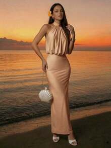 Vestido elegante y digno de invitada de boda con elástico, vestido largo fruncido de cuello halter con tela brillante - Champán - Ver 8