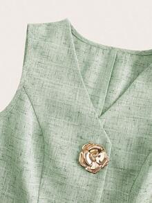 Blusa sin mangas con botones de metal en forma de rosa, estilo francés, para uso casual y de oficina, blusa de verano de alta gama - Verde - Ver 3