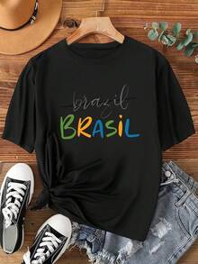 Lightweight Spring/Summer T-Shirt Featuring A Design Combining The Handwritten Word "Brazil" With Colorful Capital Letters. This Colorful T-Shirt Is A New Women's Short-Sleeved Summer Tee, A Casual And Fashionable Printed Tee For Ladies, Stylish Party Wear, And A Perfect Holiday Gift. A Casual Everyday Outfit. - 黑色 - 查看 11