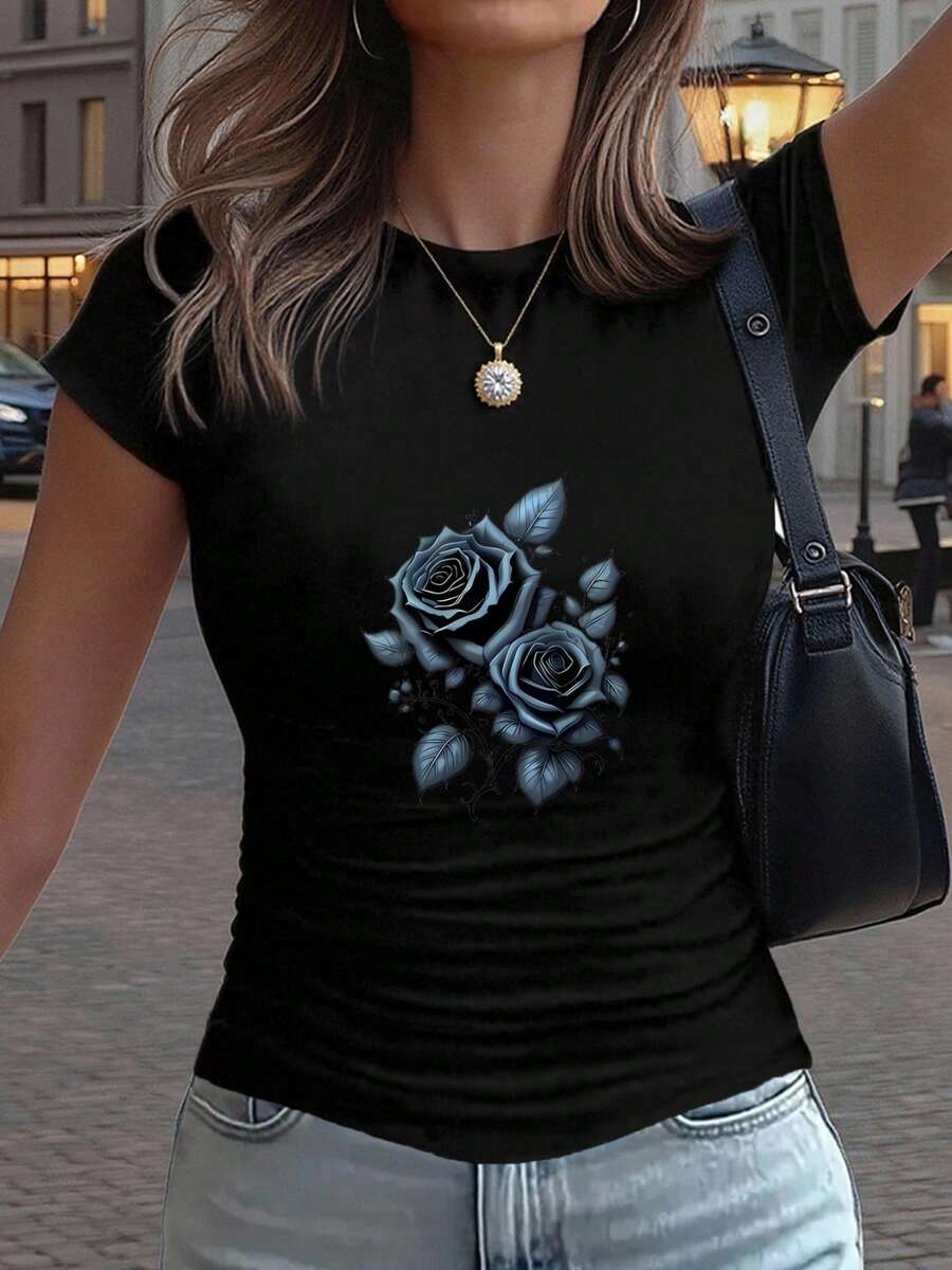 Short-Sleeved T-Shirt With Round Neck And Fitted Cut, Solid Color, With Pleated Detail At The Waist, Y2K Style, Elegant And Romantic Design With Blue Rose Bouquet Print And Artistic Lettering, Suitable For The Spring, Summer, Autumn And Winter Seasons. - 黑色 - 查看 1