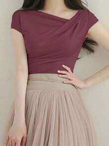 Camiseta de manga corta ajustada con cuello asimétrico y fruncido, de unicolor, para salir, para mujer de verano - Burdeos - Ver 2
