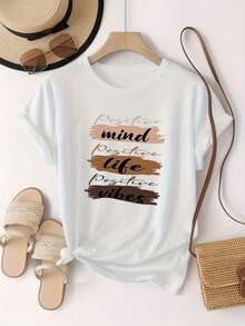 The Letter Prints With Visual Expressions Of Self-Motivation, Such As "Positive Mind," "Positive Life," And "Positive Vibes," Are Modern And Fashionable. This Simple And Versatile Women's Short-Sleeved T-Shirt With A Round Neck Is Suitable For Leisure, Travel, Vacations, And Other Activities. 2CBJ - 白色 - 查看 5